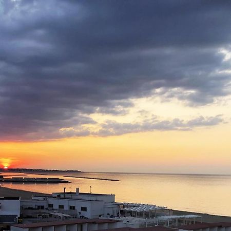 Stanza Con Vista Mare Bari Exterior foto