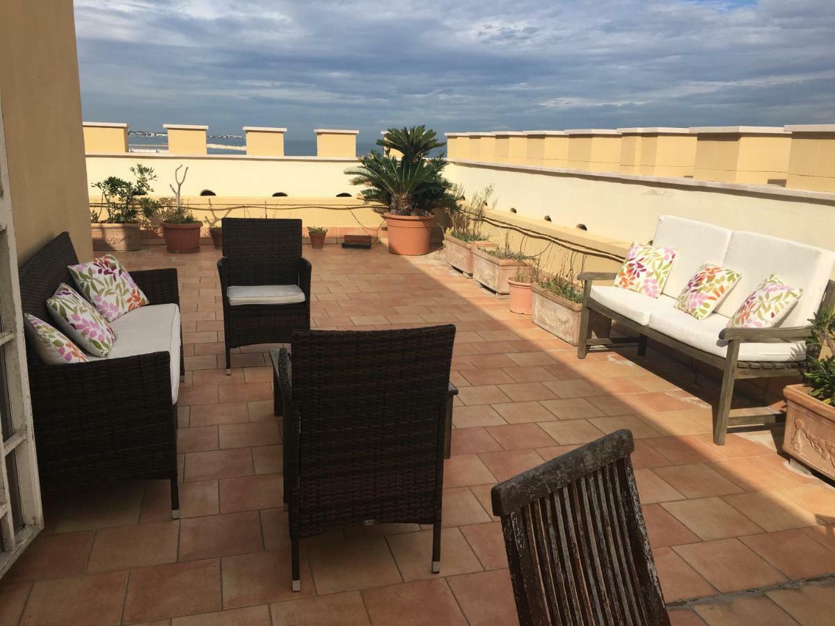 Stanza Con Vista Mare Bari Exterior foto